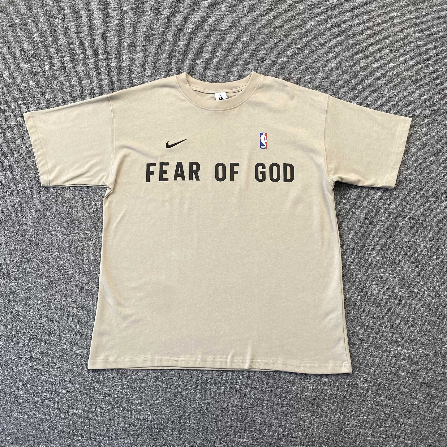 Remera Fear of God x Nike Warm Up Oatmeal