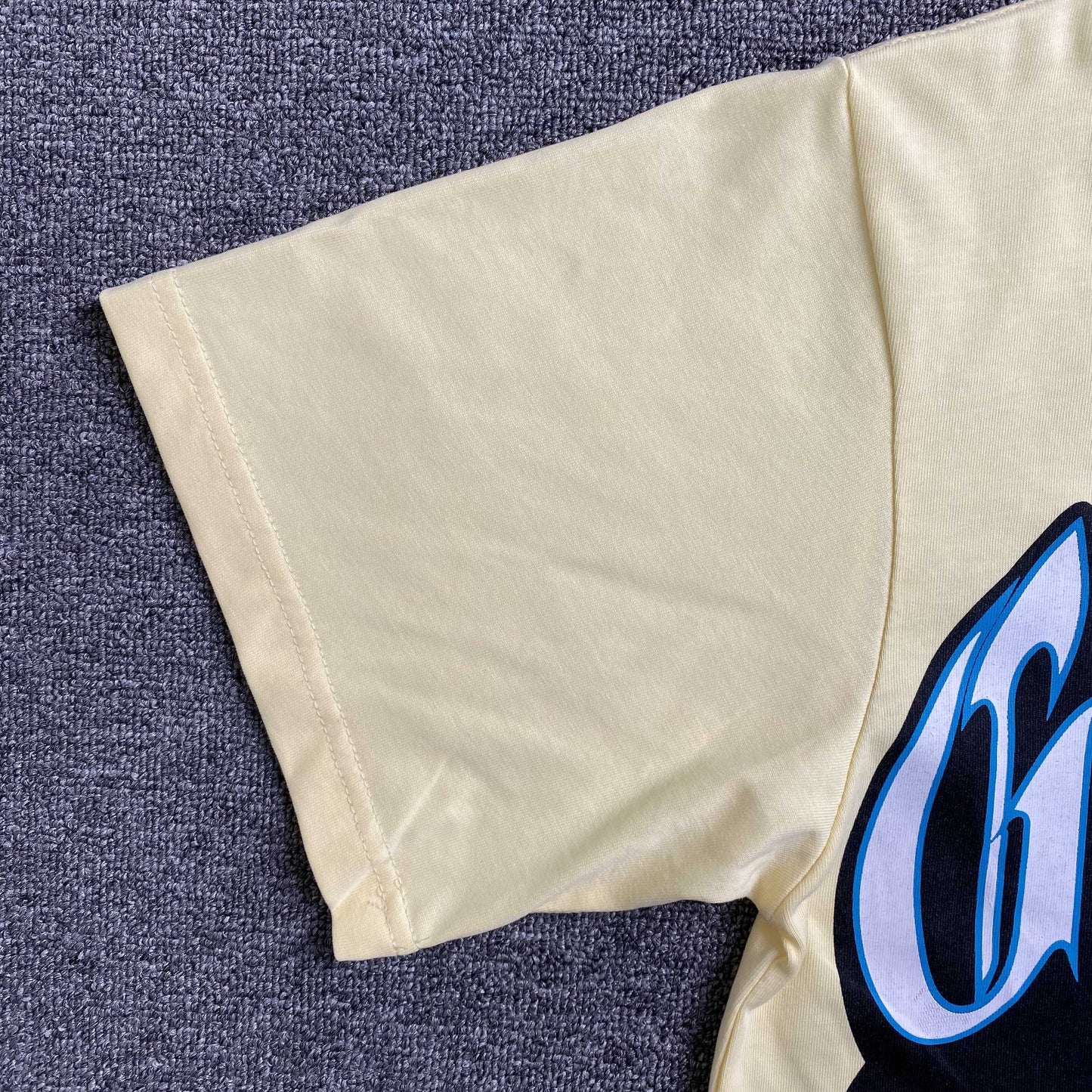 Remera Godspeed First Contact Crema