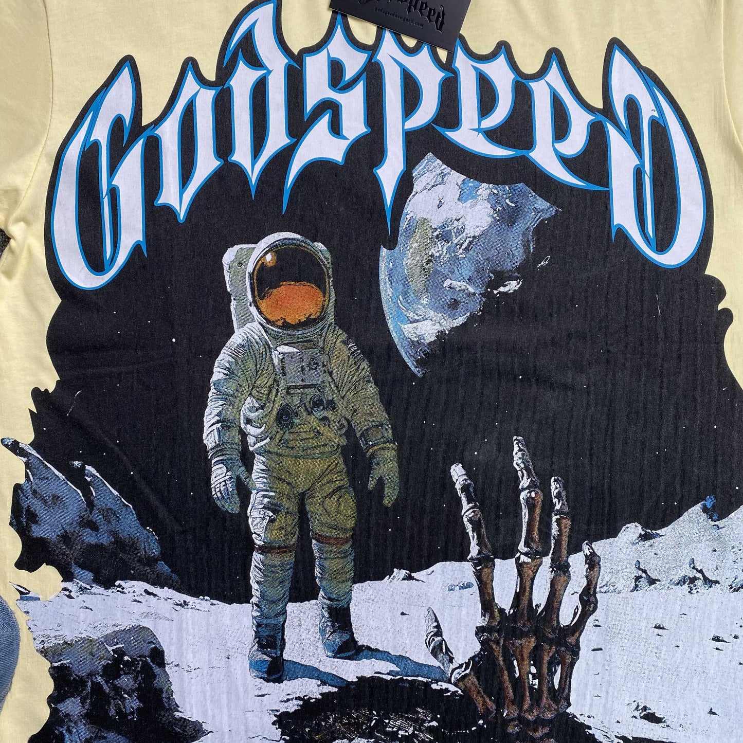 Remera Godspeed First Contact Crema
