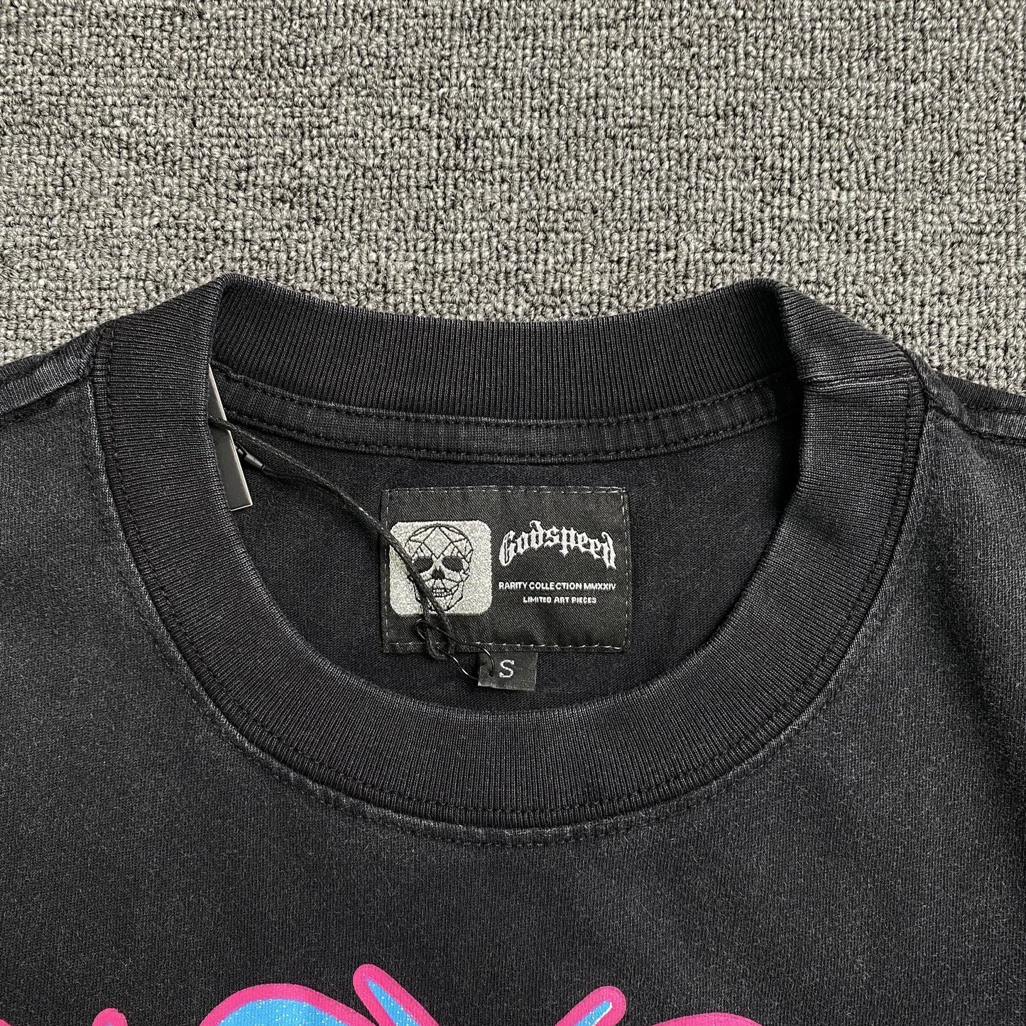 Remera Godspeed Memento Vivere Negra