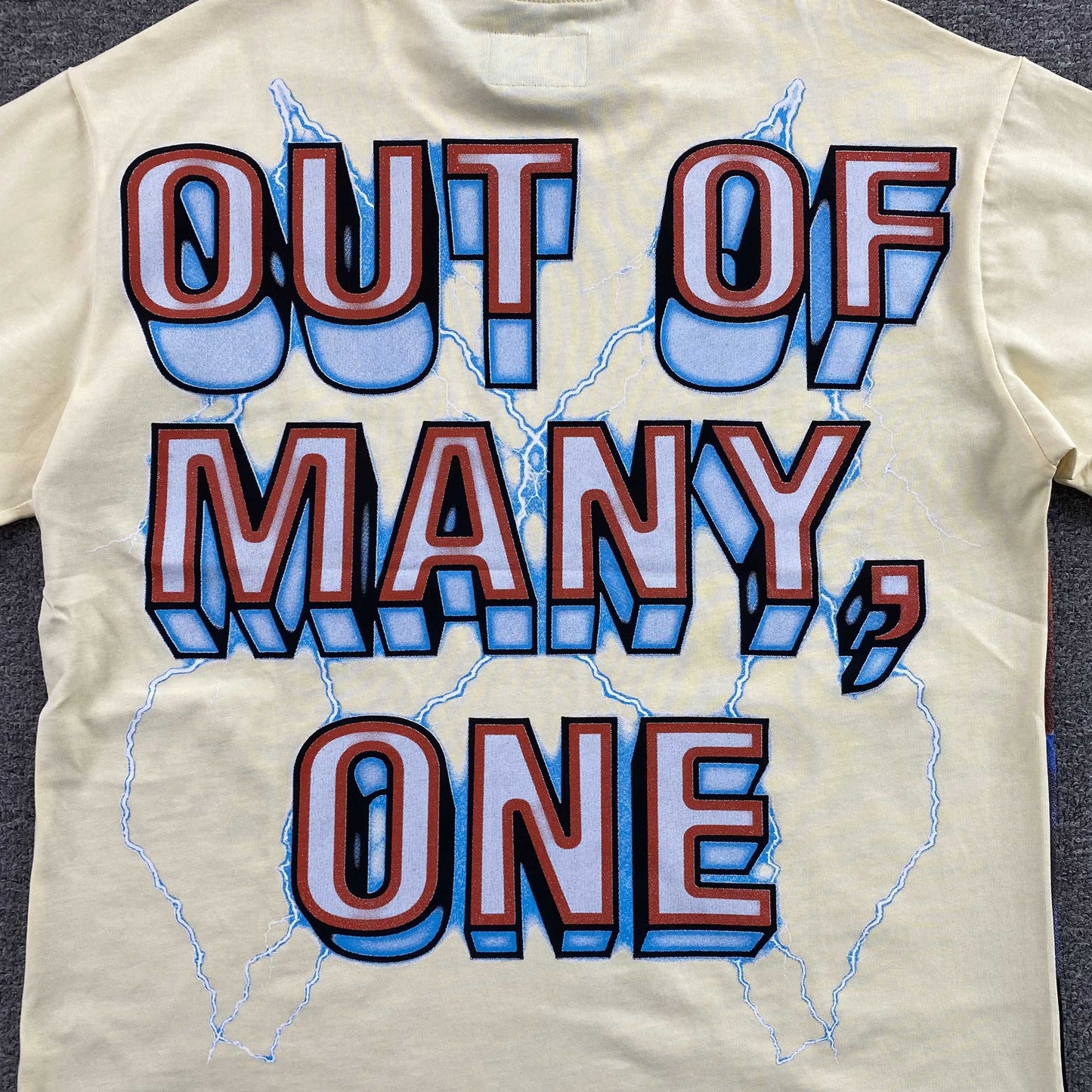 Remera Godspeed Supreme Reig Crema