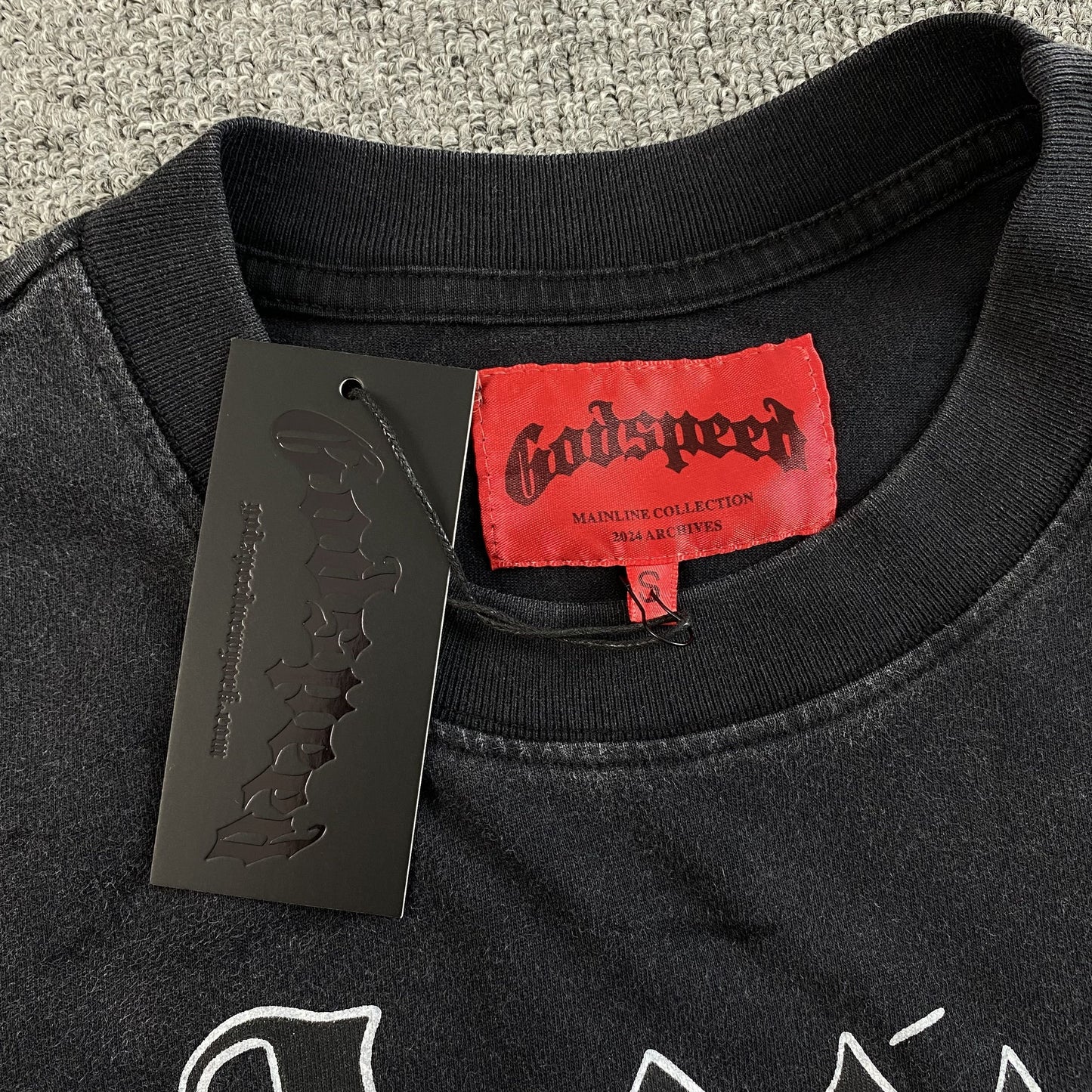 Remera Godspeed Valentine Negra