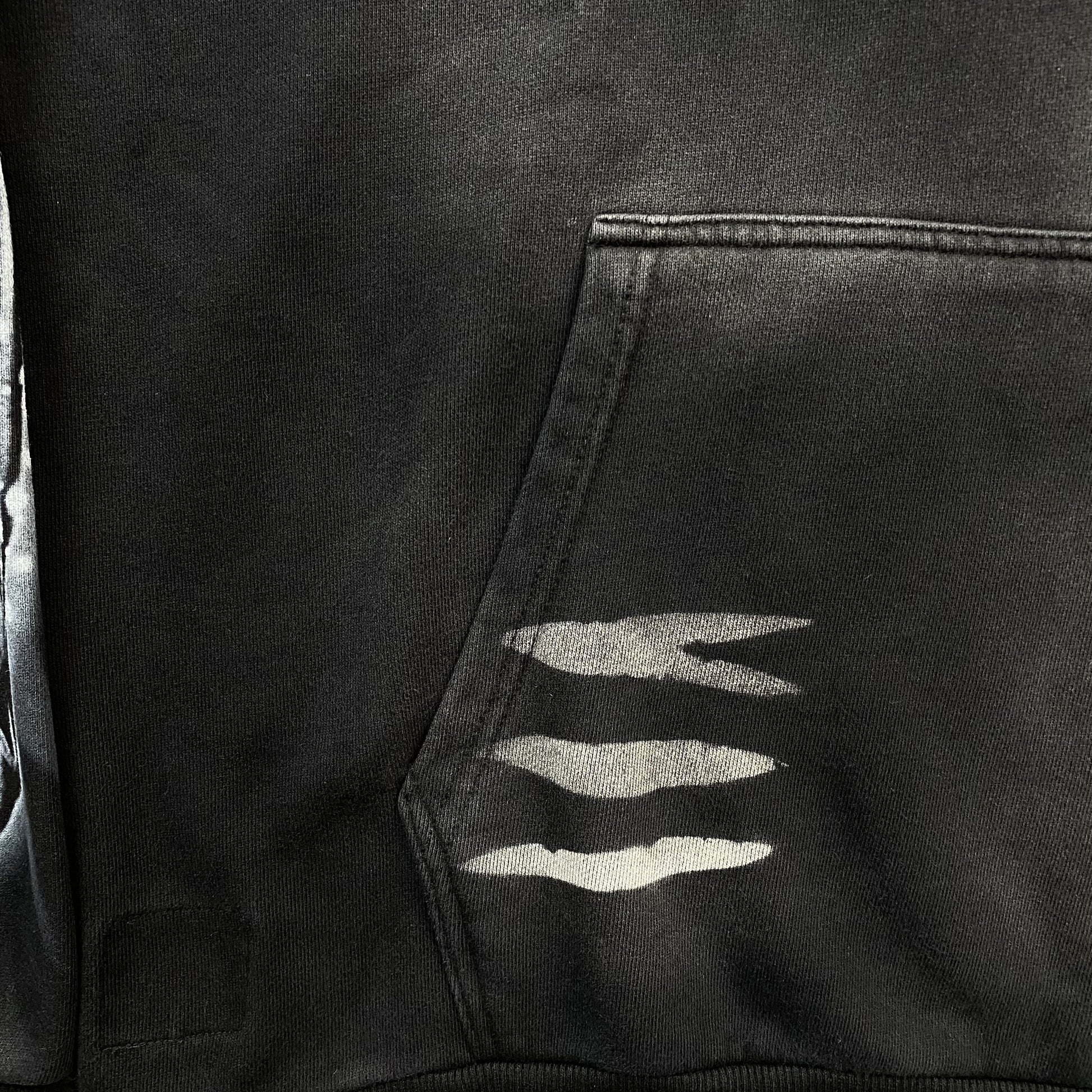 hellstar-airbrushed-skull-hoodie-black-8-Drip Store Argentina