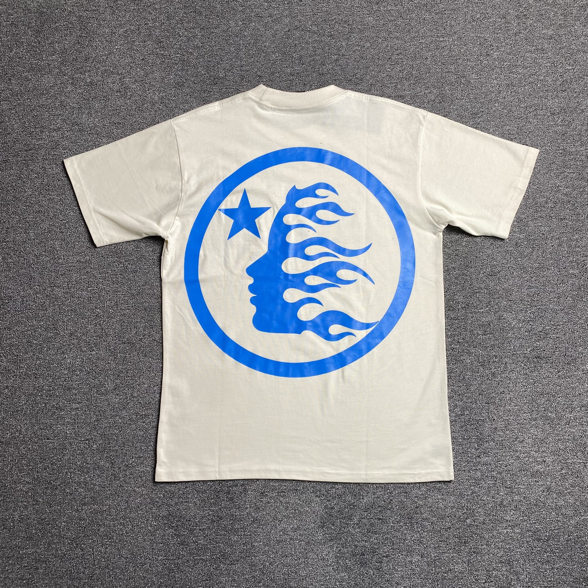 hellstar-clasic-gel-print-blue-tee-white-2-Drip Store Argentina