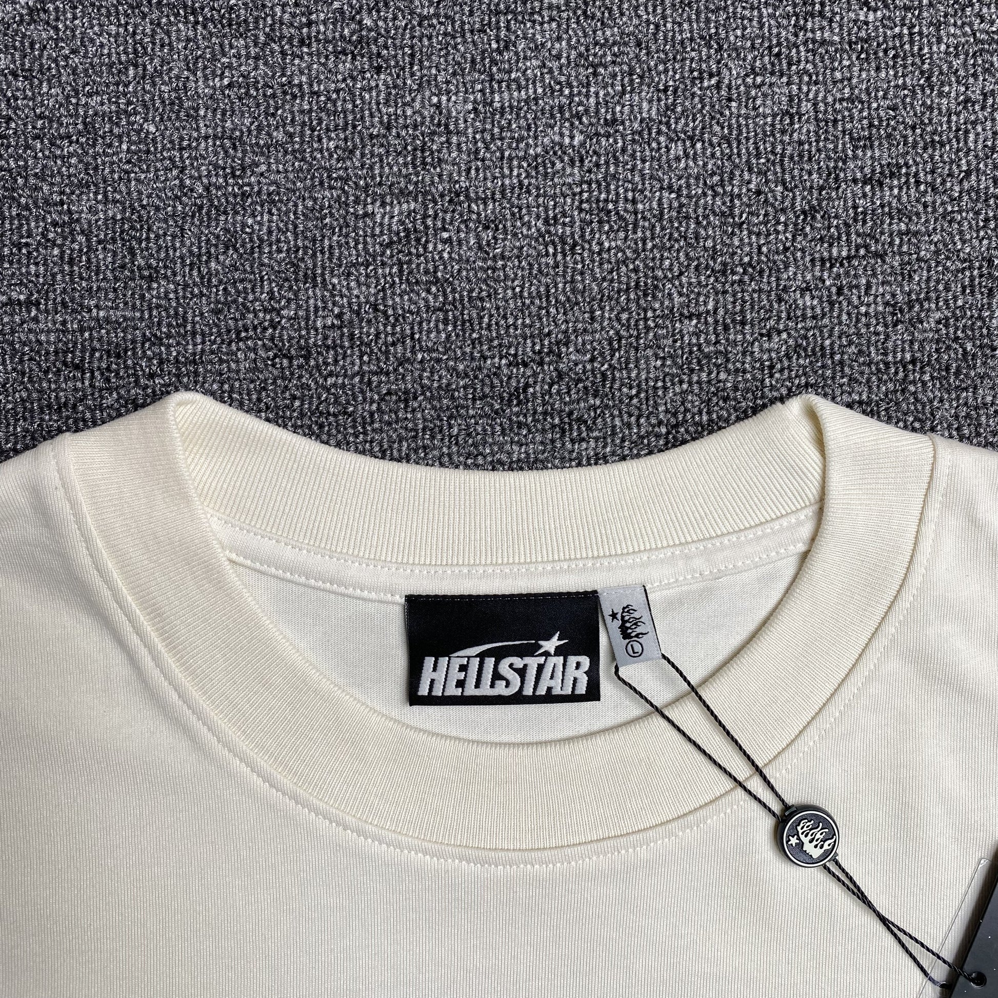 hellstar-clasic-gel-print-orange-tee-white-5-Drip Store Argentina