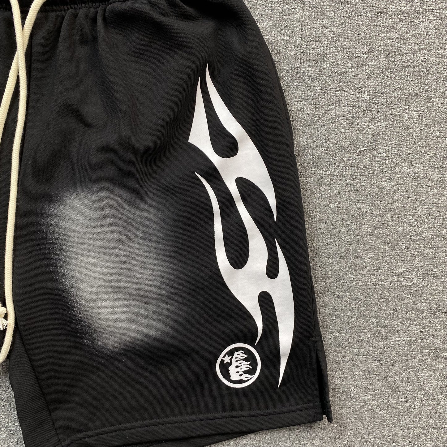 hellstar-flame-shorts-black-3_270699ea-Drip Store Argentina