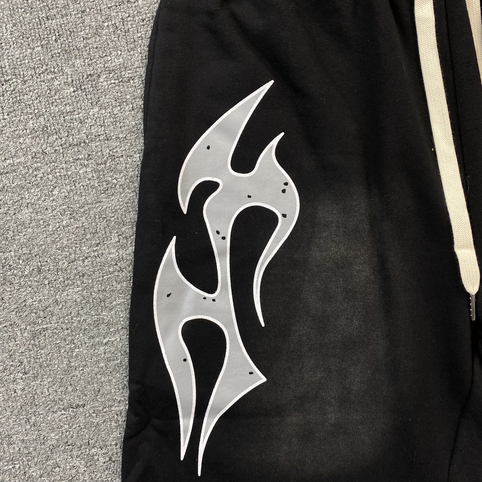 hellstar-flame-shorts-black-3_9af16298-Drip Store Argentina