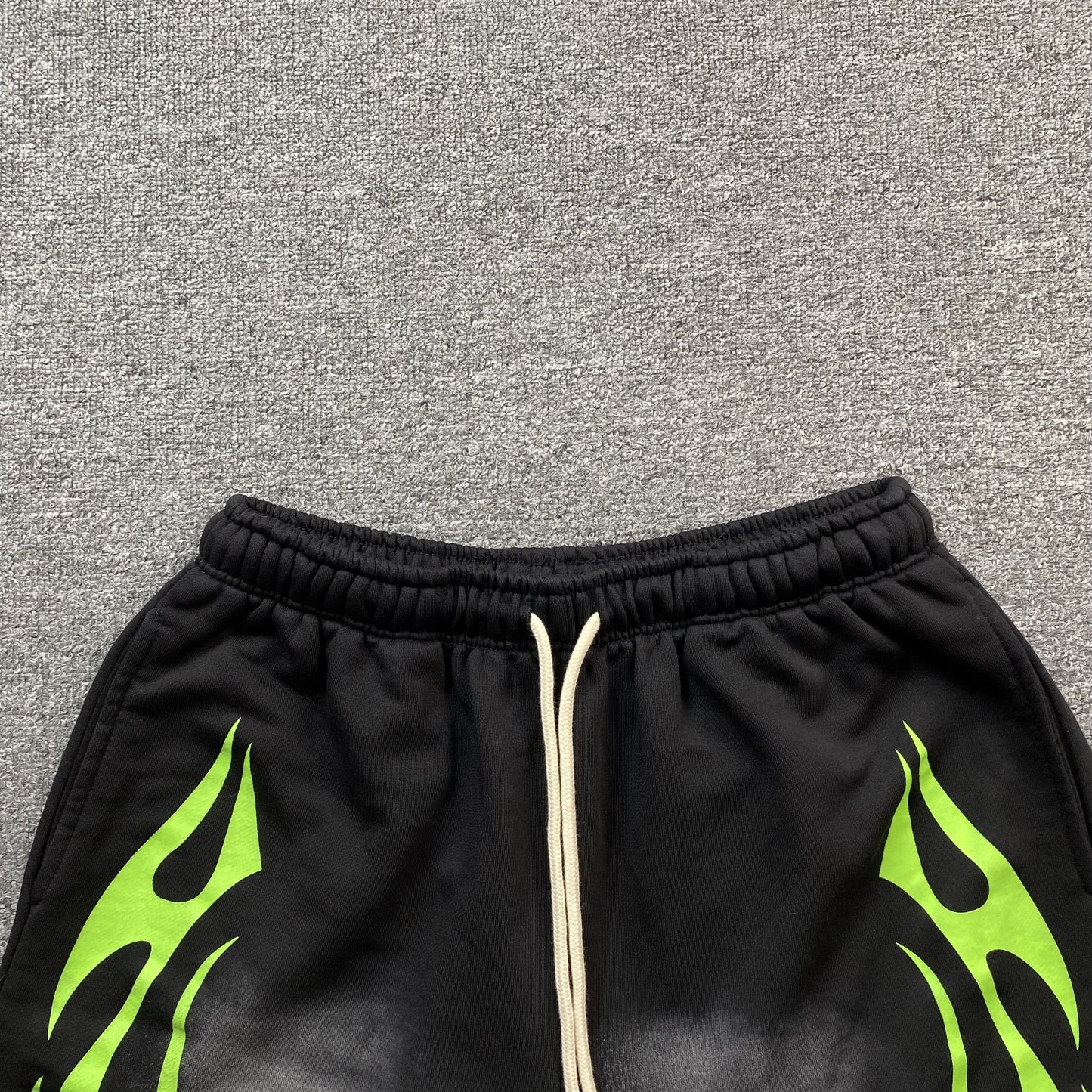 hellstar-flame-shorts-black-4_7bf6b8a6-Drip Store Argentina