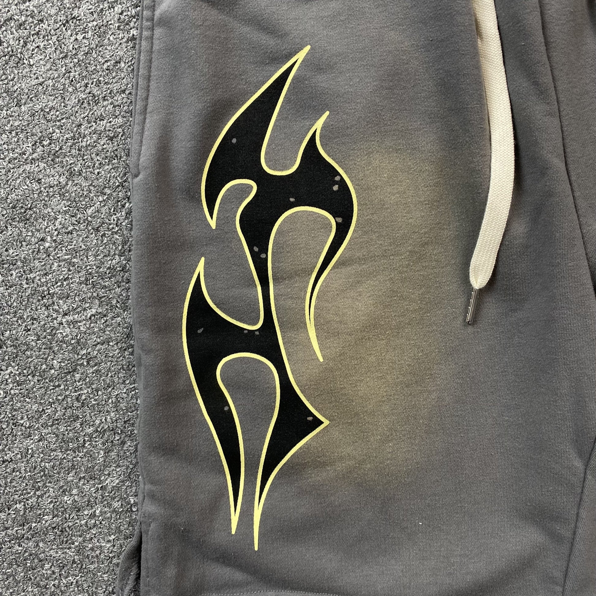 hellstar-flame-shorts-grey-3_e58205e2-Drip Store Argentina