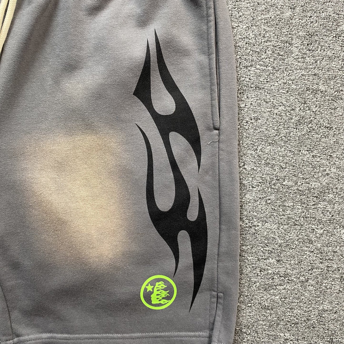 hellstar-flame-shorts-grey-4-Drip Store Argentina