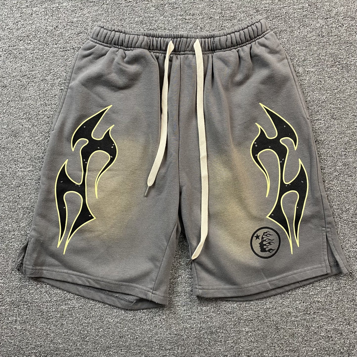 hellstar-flame-shorts-grey_9f07033d-Drip Store Argentina