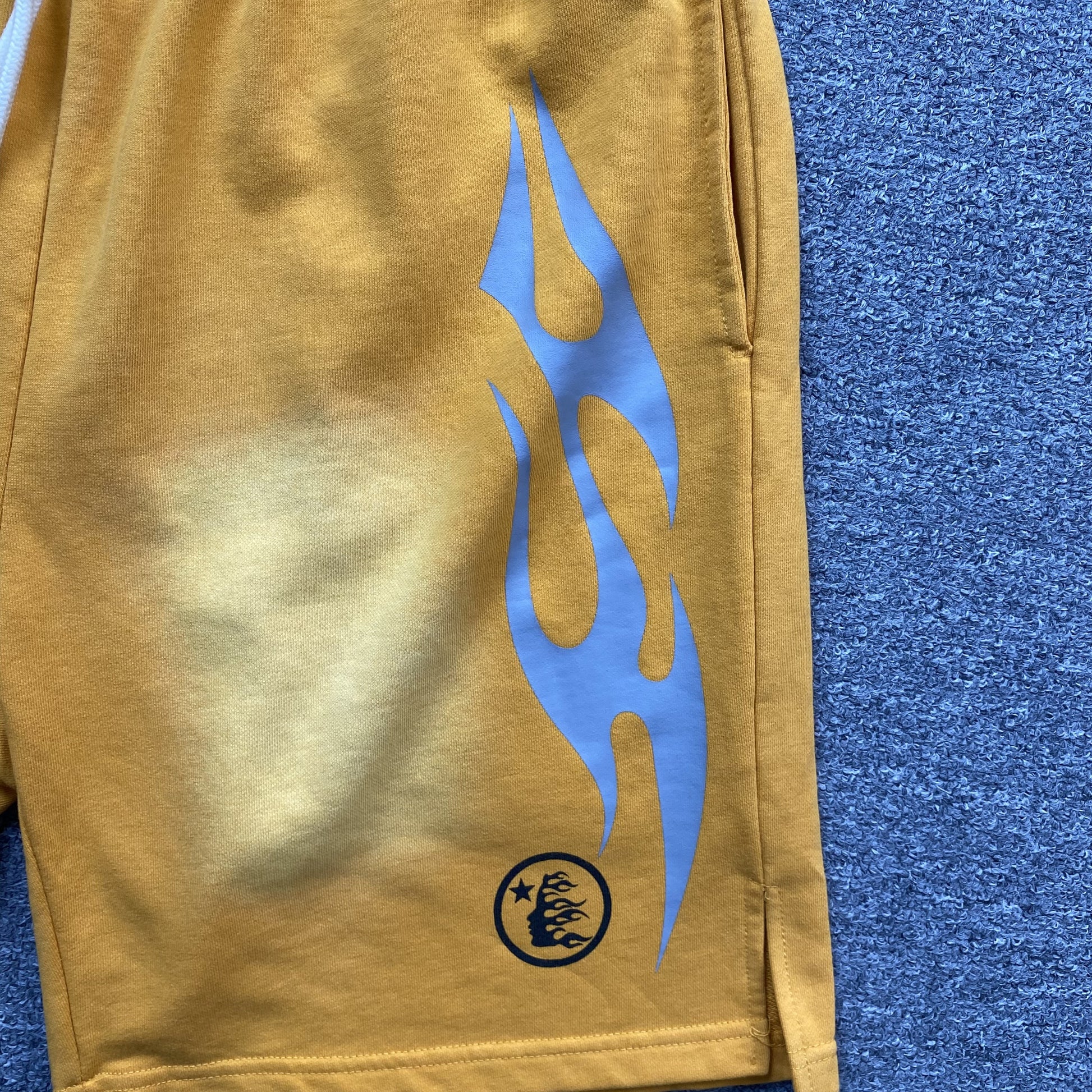 hellstar-flame-shorts-orange-4-Drip Store Argentina