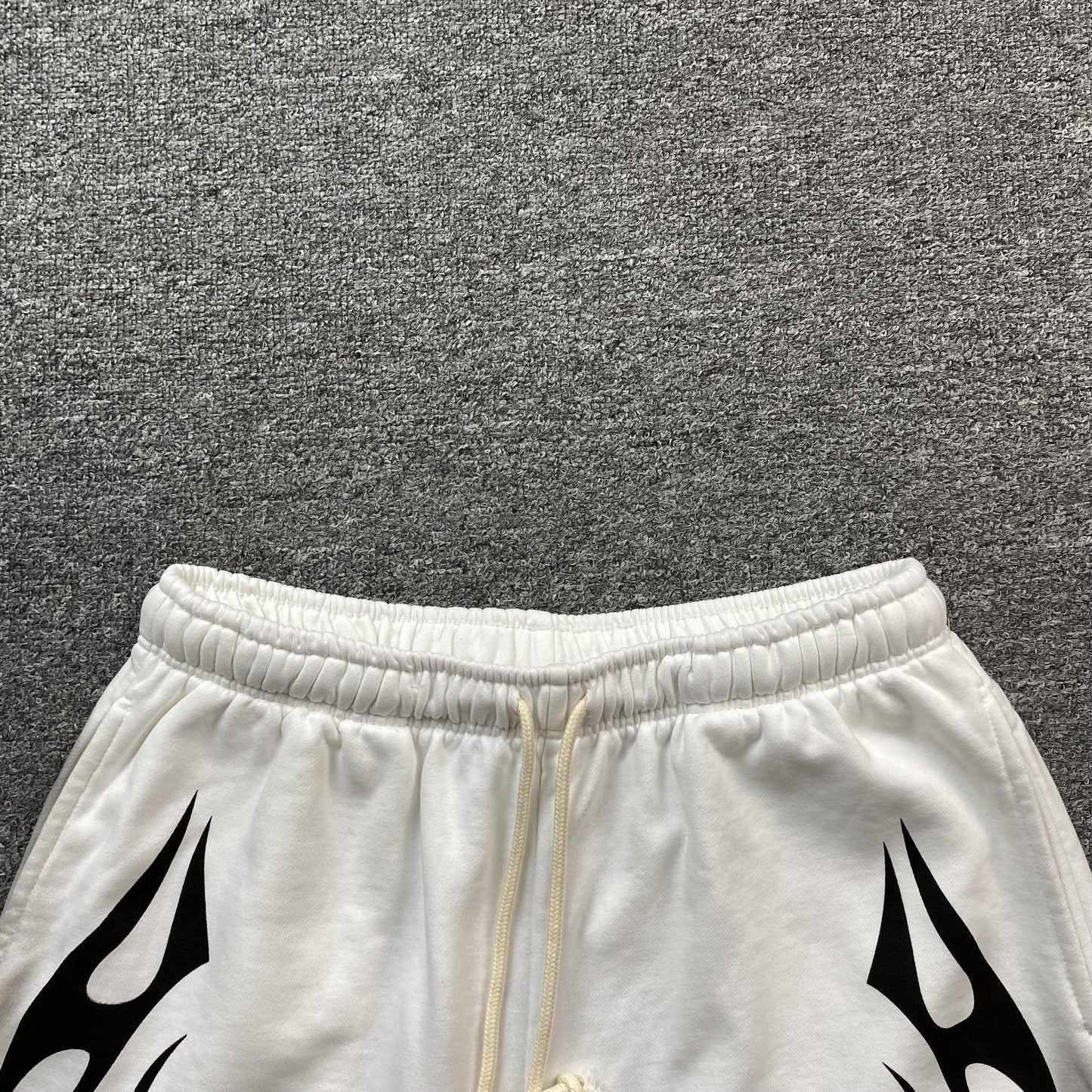 hellstar-flame-shorts-white-3-Drip Store Argentina