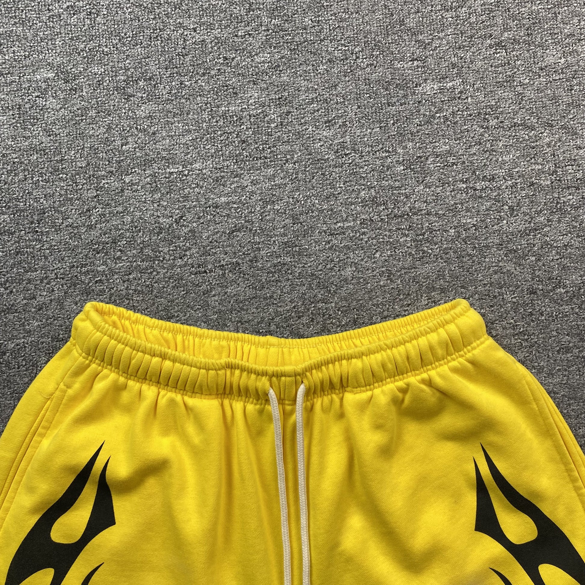 hellstar-flame-shorts-yellow-4-Drip Store Argentina