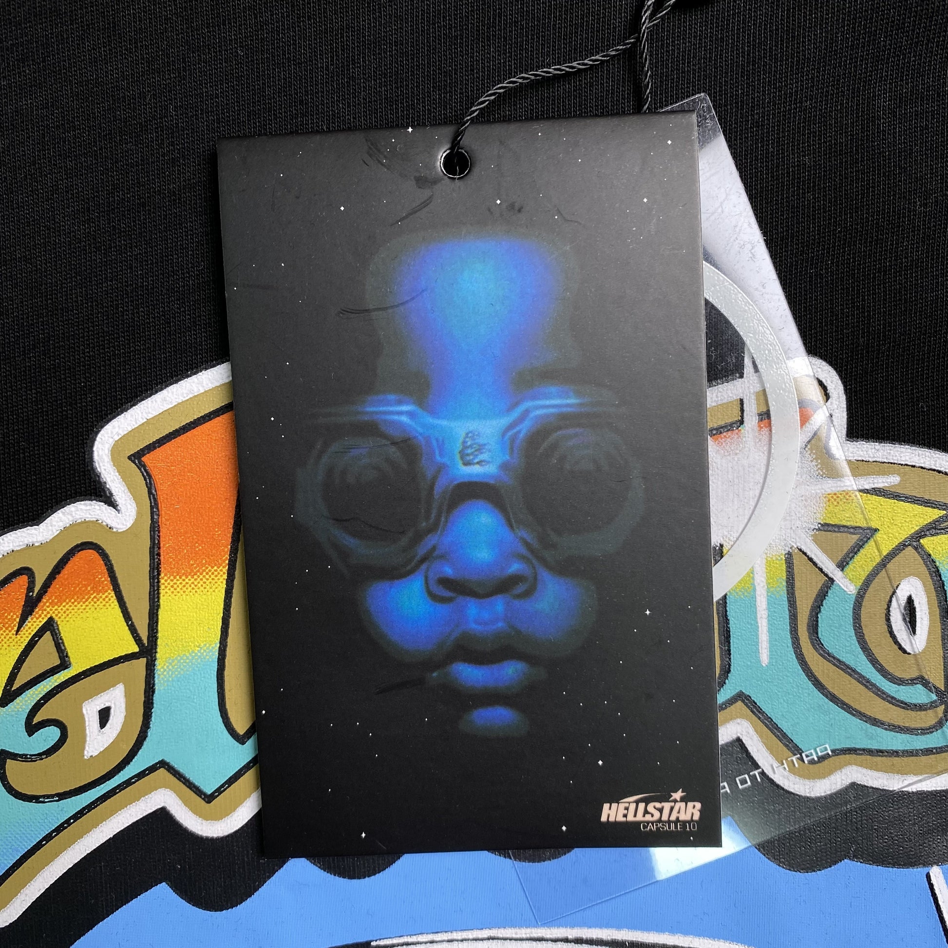 hellstar-helmet-glitter-print-tee-black-7-Drip Store Argentina