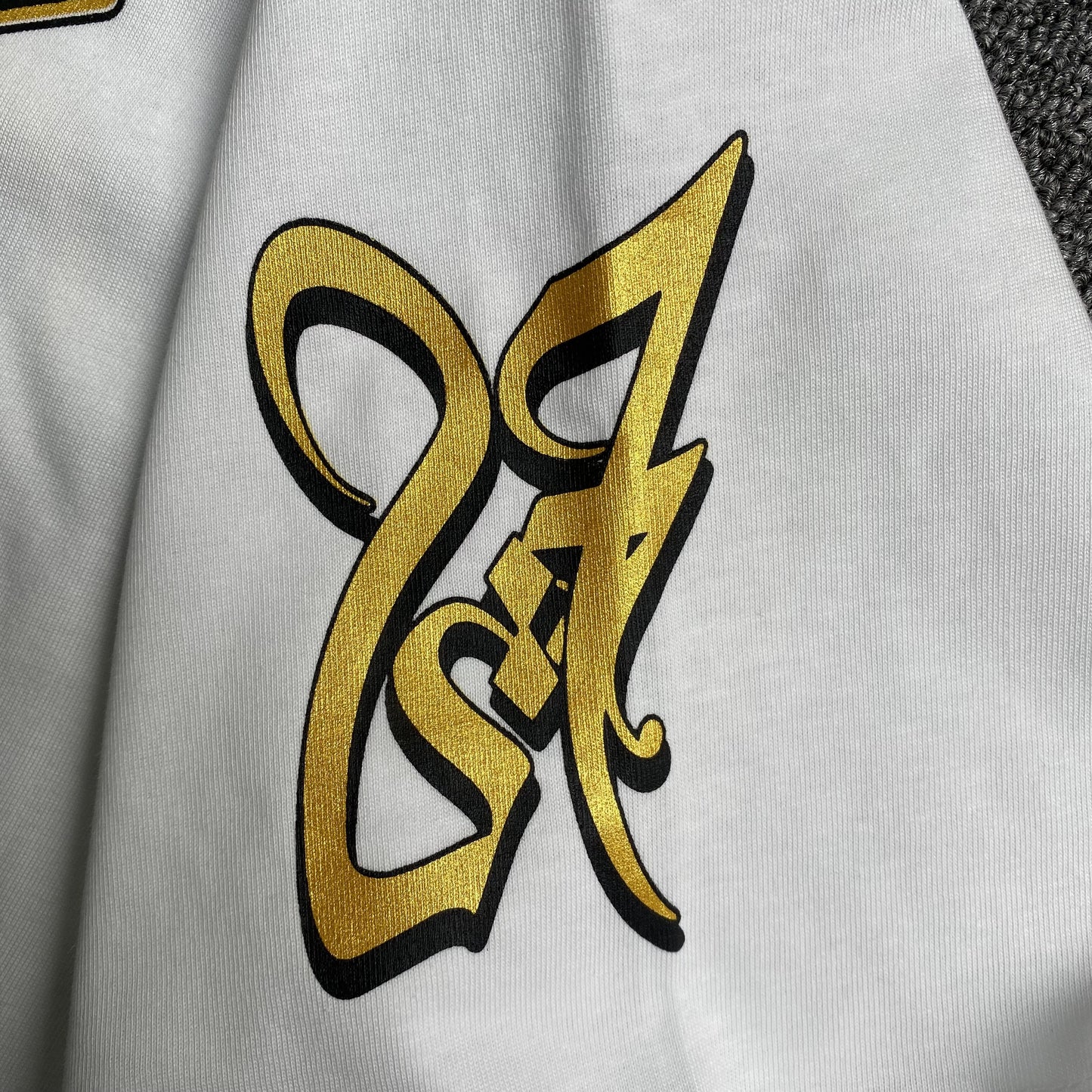 hellstar-helmet-glitter-print-tee-white-6-Drip Store Argentina