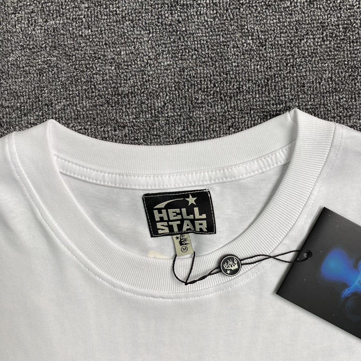 hellstar-helmet-glitter-print-tee-white-8-Drip Store Argentina