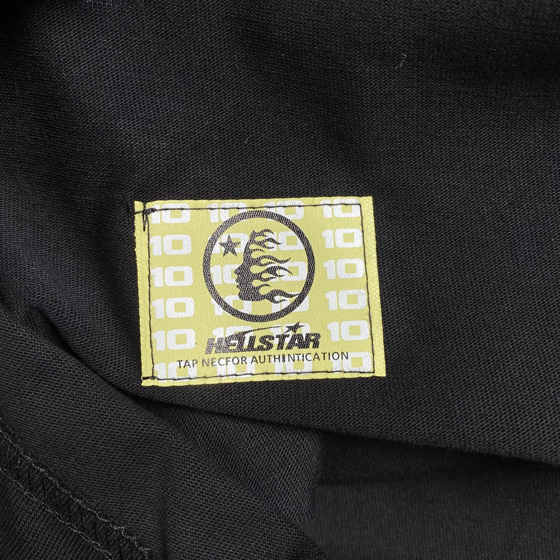 hellstar-records-powered-by-the-star-tee-black-8-Drip Store Argentina