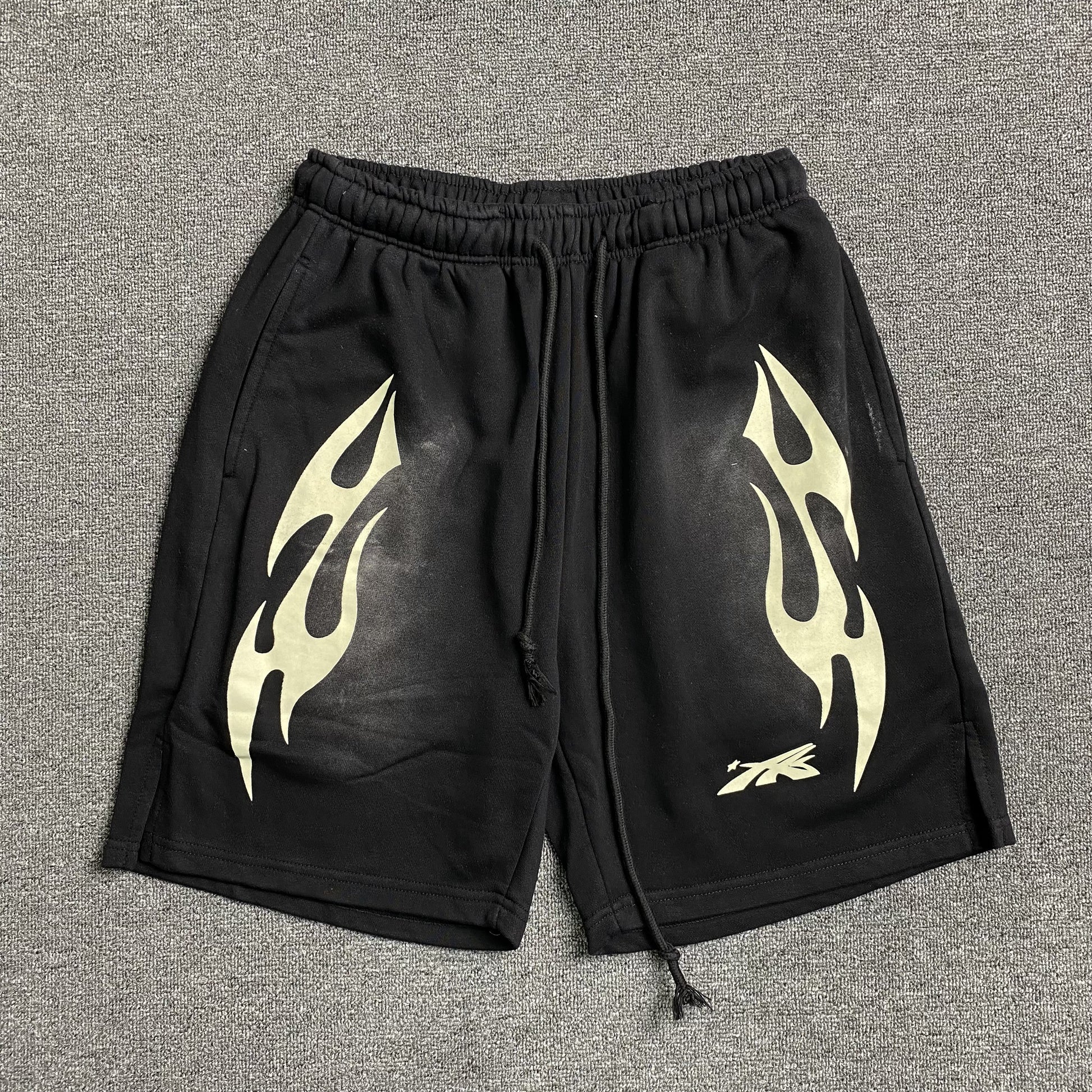 hellstar-sports-flame-shorts-black-Drip Store Argentina