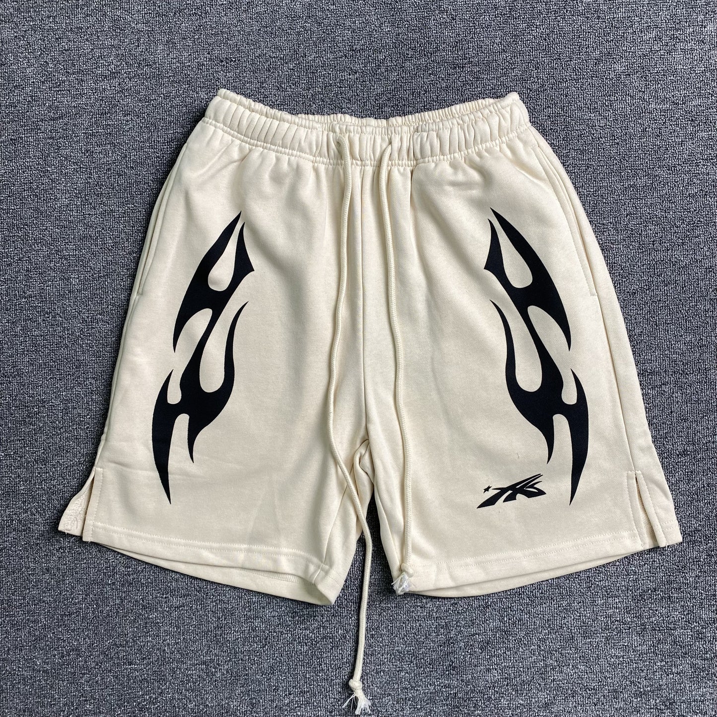 hellstar-sports-flame-shorts-white-Drip Store Argentina