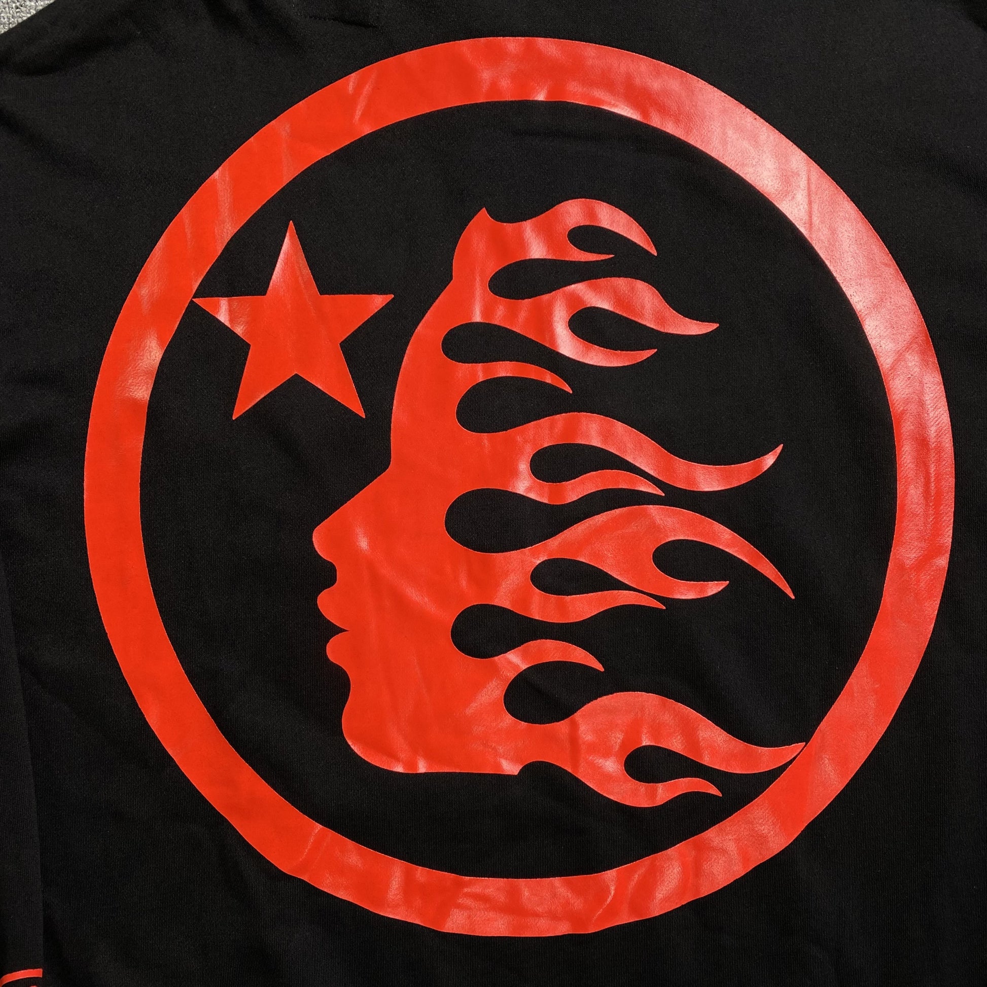 hellstar-sports-hoodie-black-red-4-Drip Store Argentina