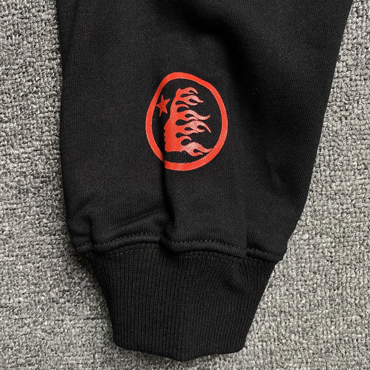 hellstar-sports-hoodie-black-red-6-Drip Store Argentina