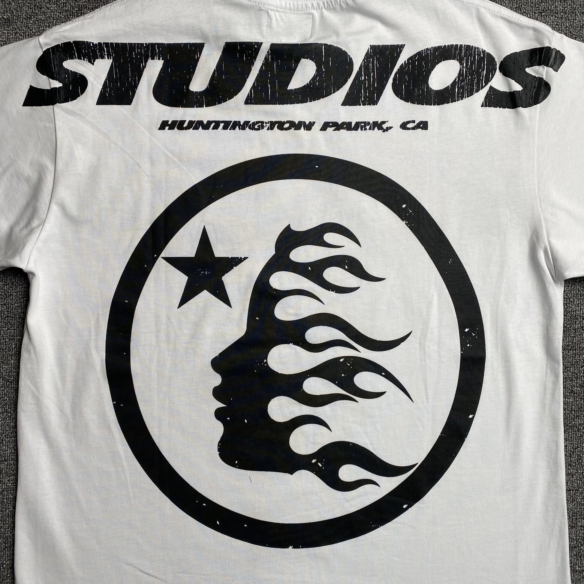 hellstar-studios-cartoon-logo-tee-white-4-Drip Store Argentina