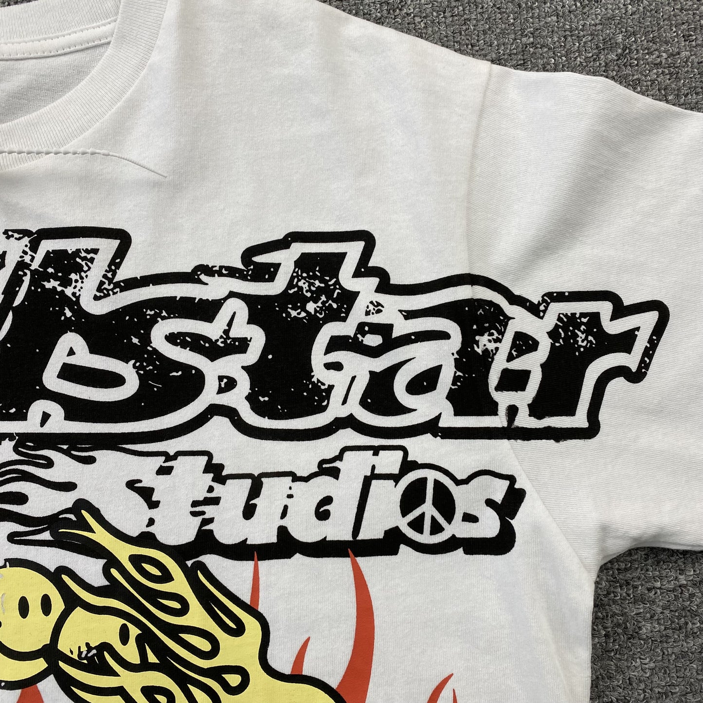 hellstar-studios-globe-tee-white-13-Drip Store Argentina