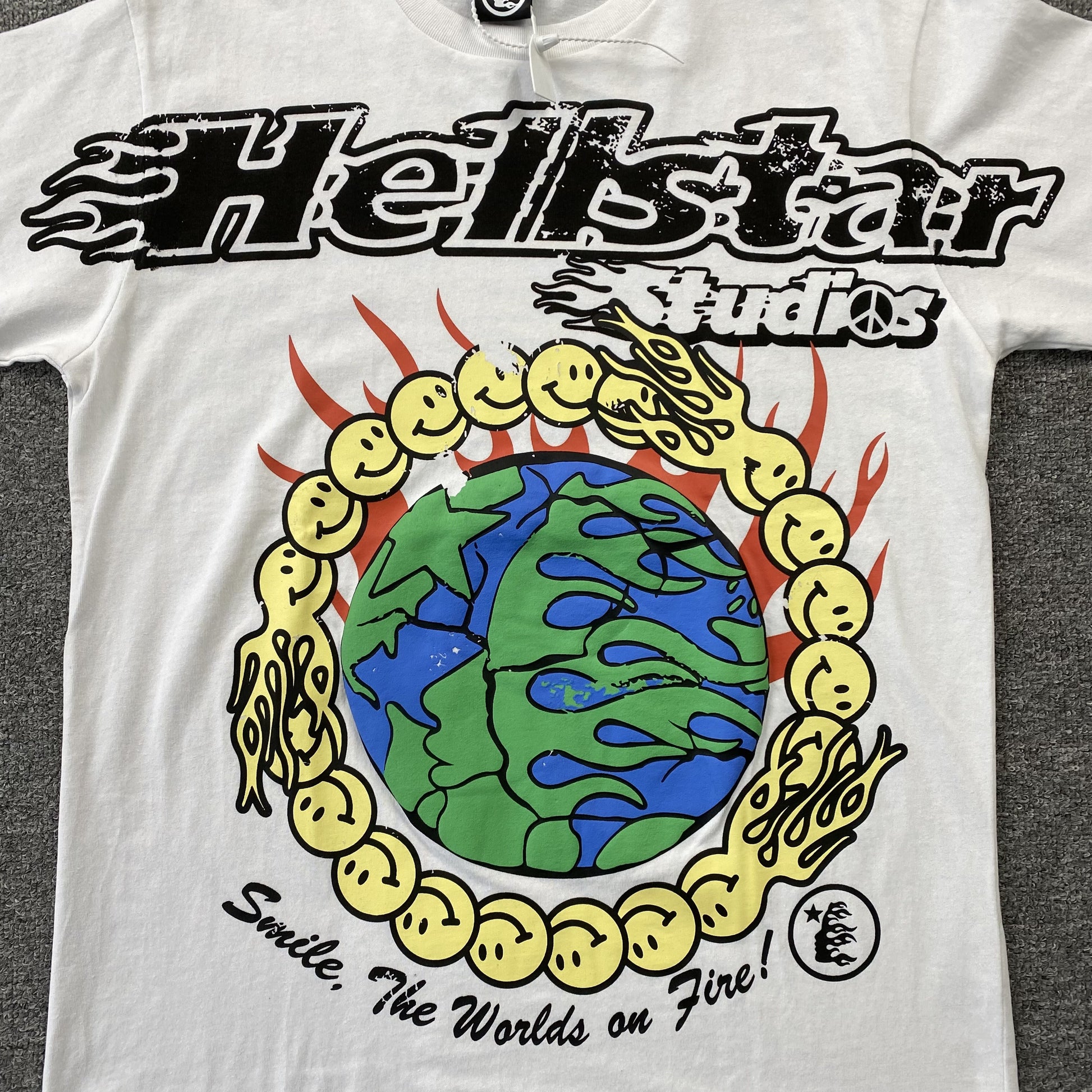 hellstar-studios-globe-tee-white-3-Drip Store Argentina