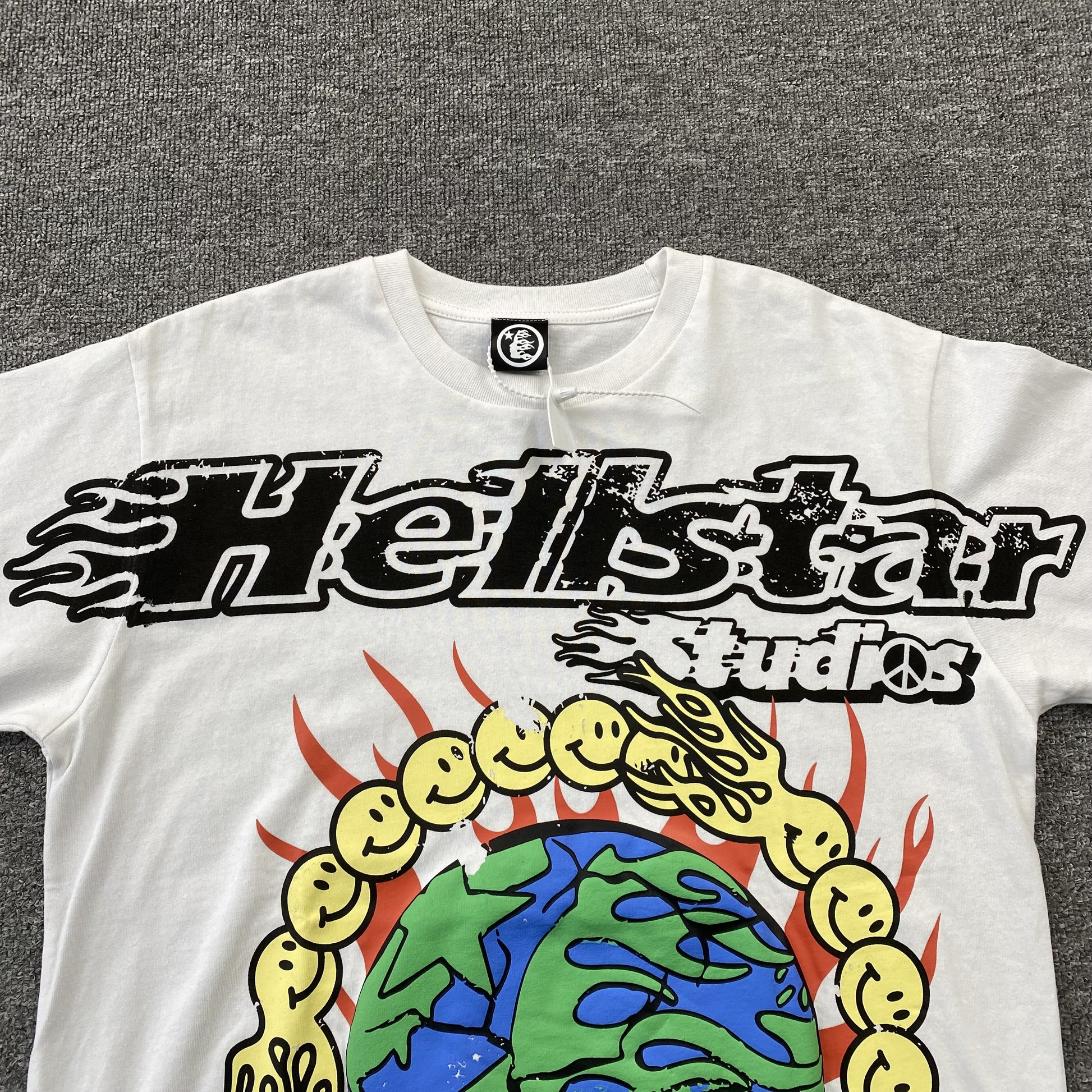hellstar-studios-globe-tee-white-5-Drip Store Argentina