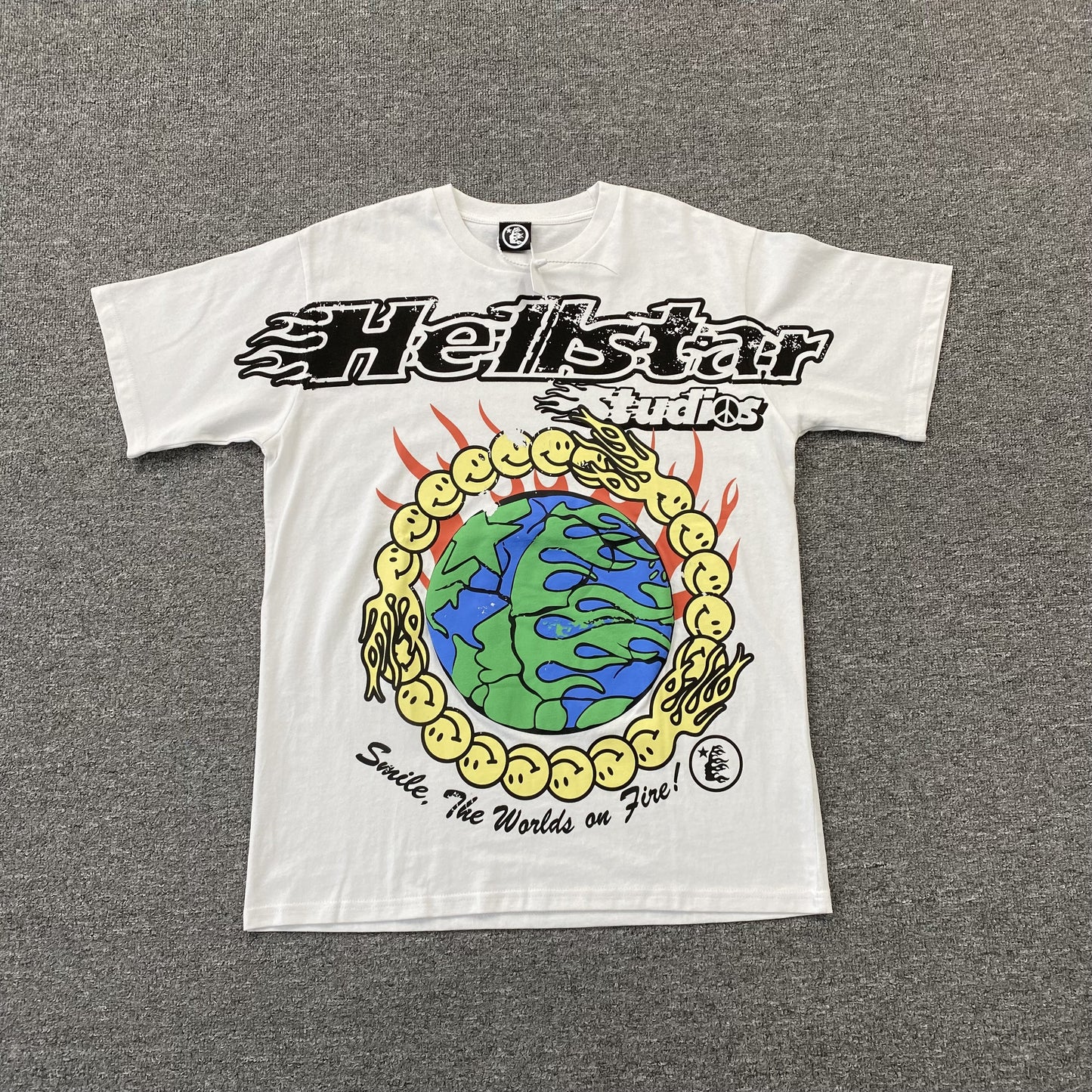 hellstar-studios-globe-tee-white-Drip Store Argentina