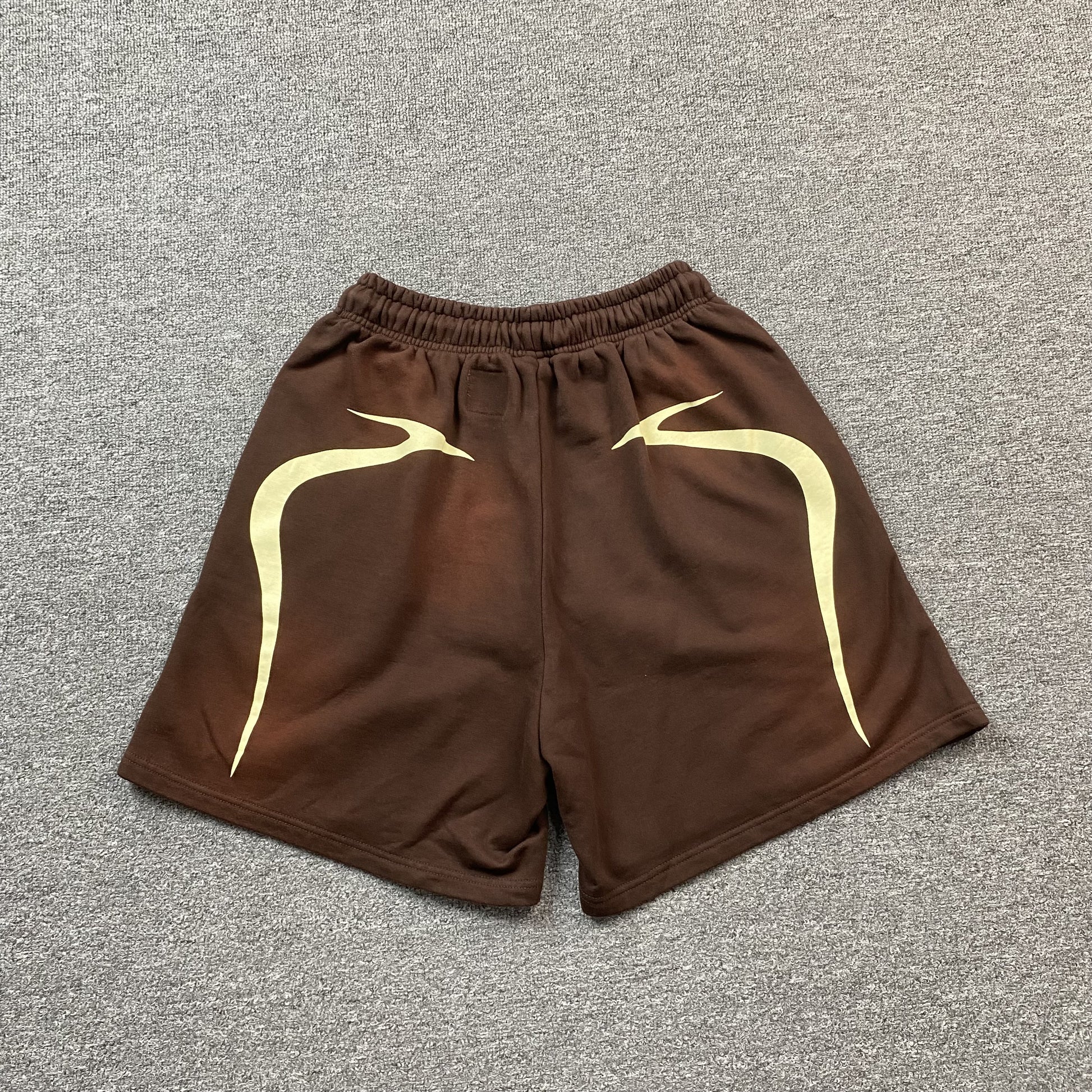 hellstar-warm-up-shorts-brown-2-Drip Store Argentina