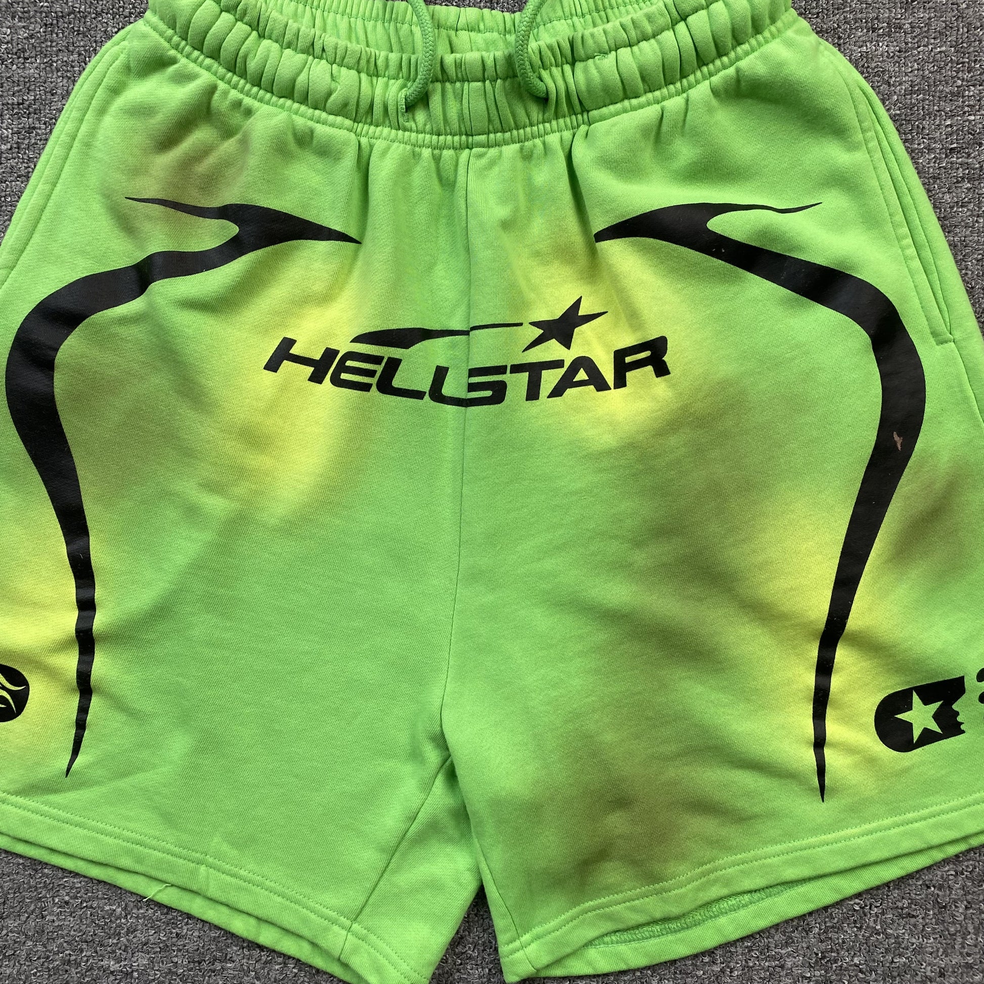 hellstar-warm-up-shorts-green-3-Drip Store Argentina