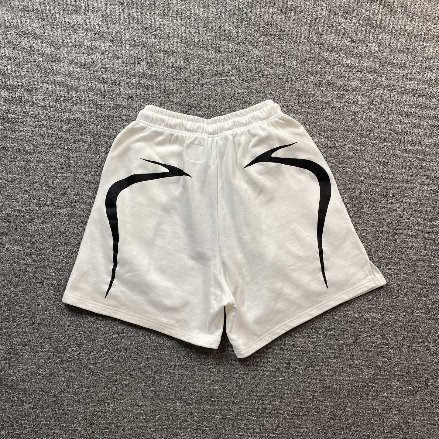 hellstar-warm-up-shorts-white-2-Drip Store Argentina