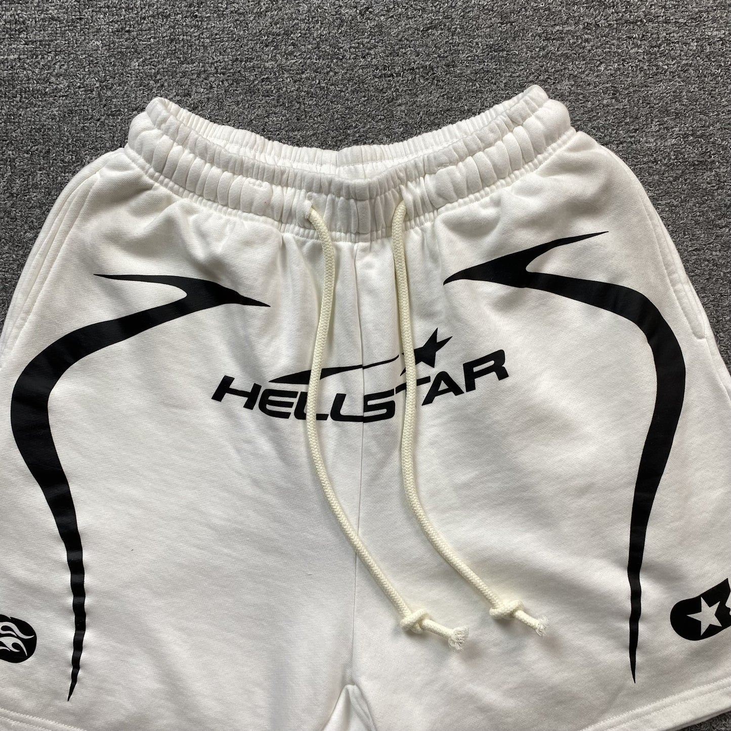 hellstar-warm-up-shorts-white-3-Drip Store Argentina