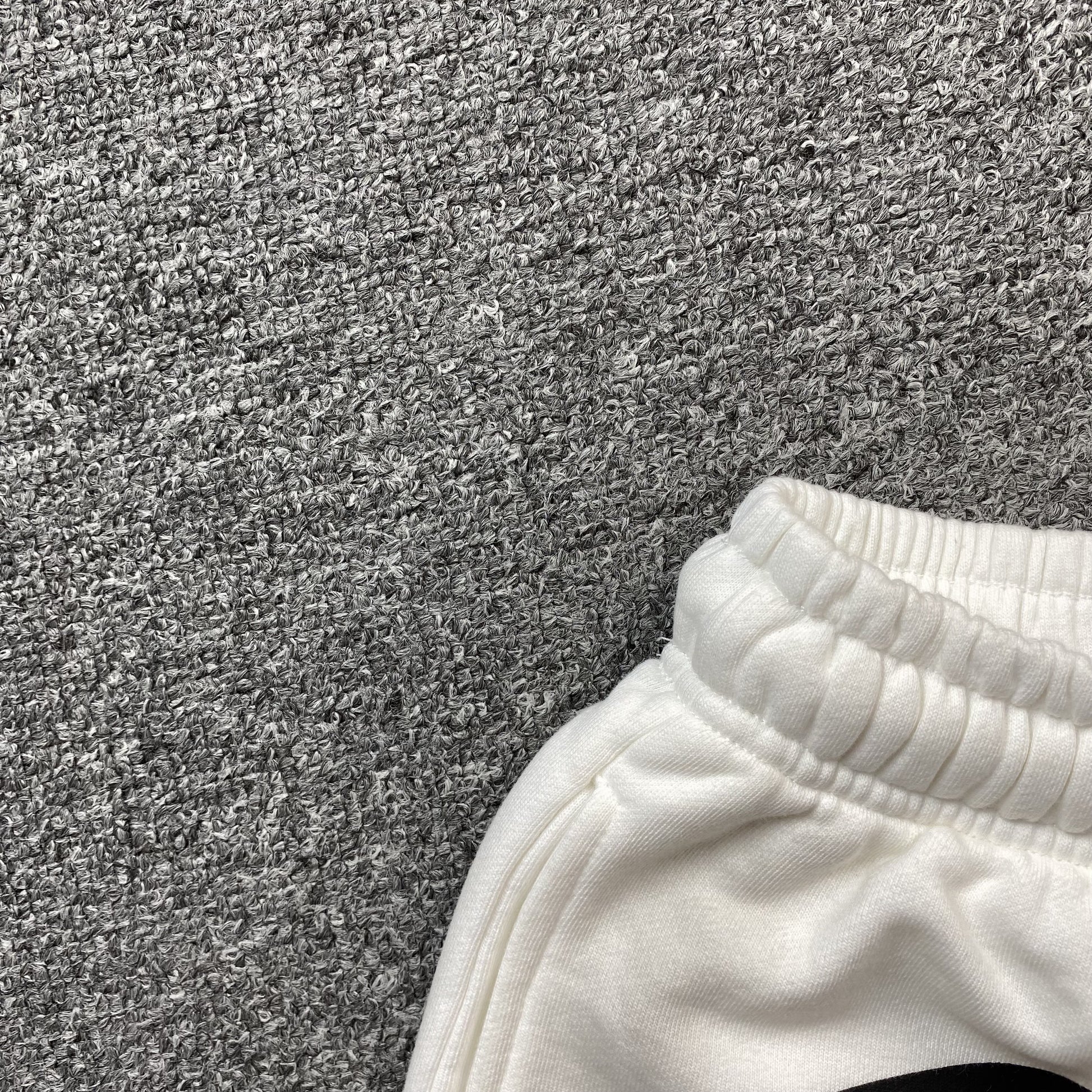 hellstar-warm-up-shorts-white-4-Drip Store Argentina