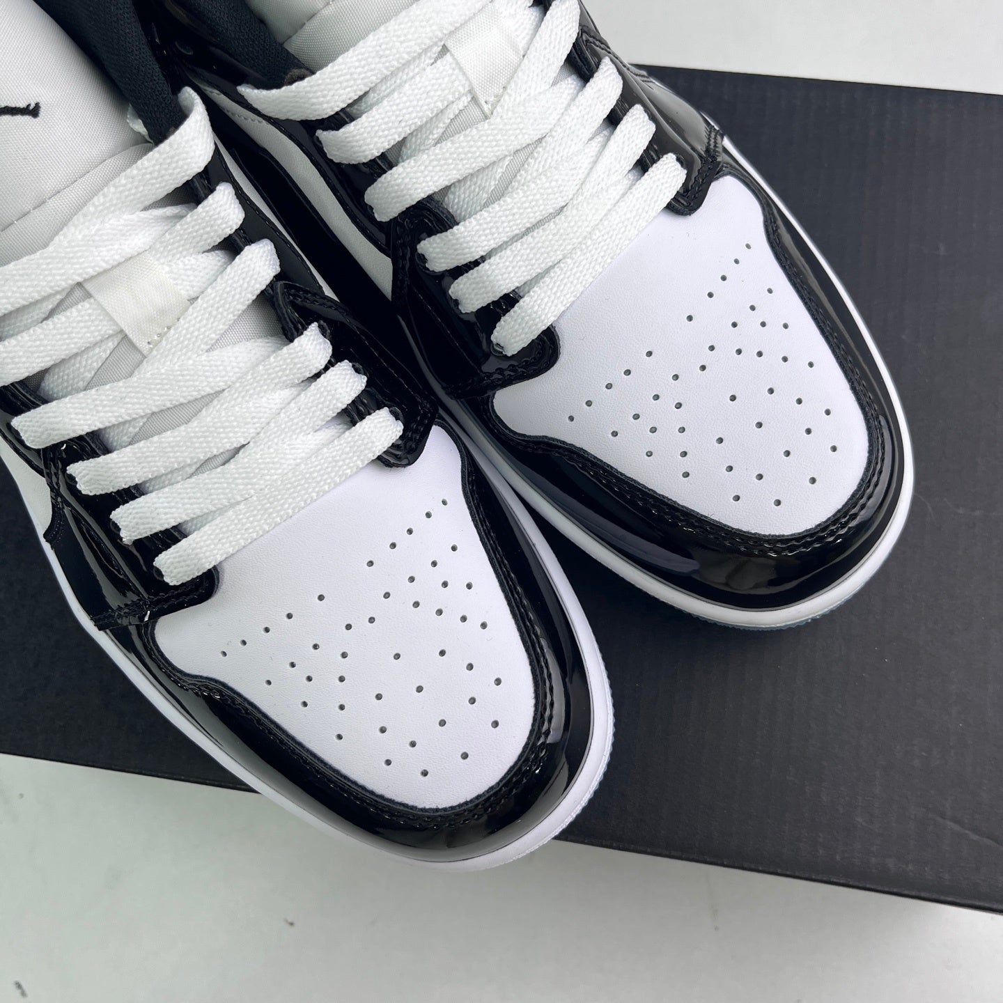 JORDAN 1 LOW CONCORD