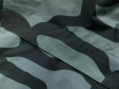 kaws-x-the-north-face-retro-1986-mountain-jacket-balsam-green-86-10-Drip Store Argentina