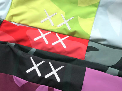 kaws-x-the-north-face-retro-1986-mountain-jacket-balsam-green-86-6-Drip Store Argentina