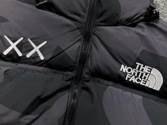 kaws-x-the-north-face-retro-1996-nuptse-jacket-black-2-Drip Store Argentina