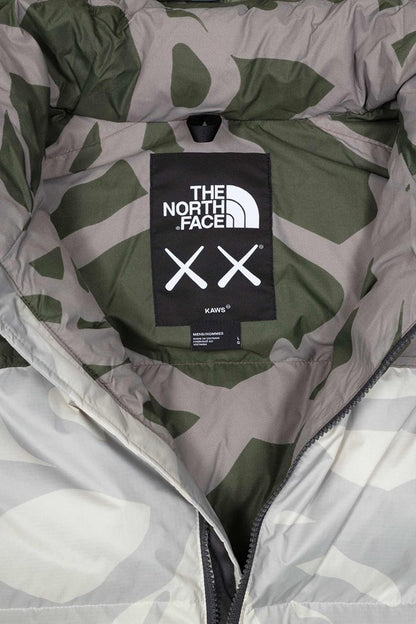 kaws-x-the-north-face-retro-1996-nuptse-jacket-moonlight-ivory-11_eb4ddff1-Drip Store Argentina