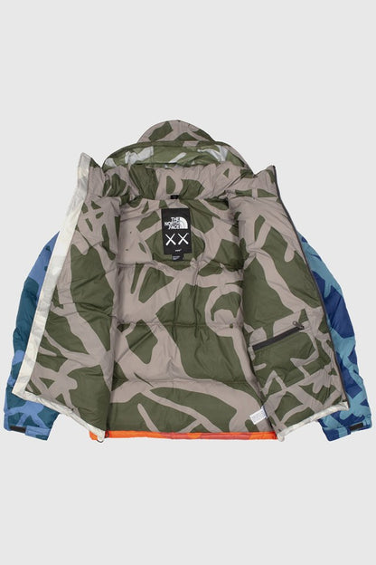 kaws-x-the-north-face-retro-1996-nuptse-jacket-moonlight-ivory-7_f431382f-Drip Store Argentina