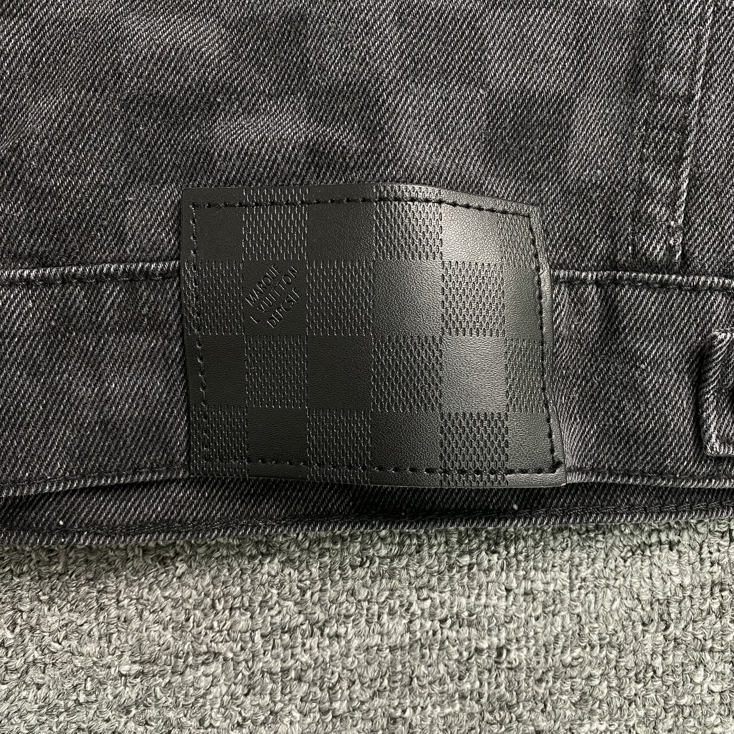 Campera Louis Vuitton Damier Jean Negra