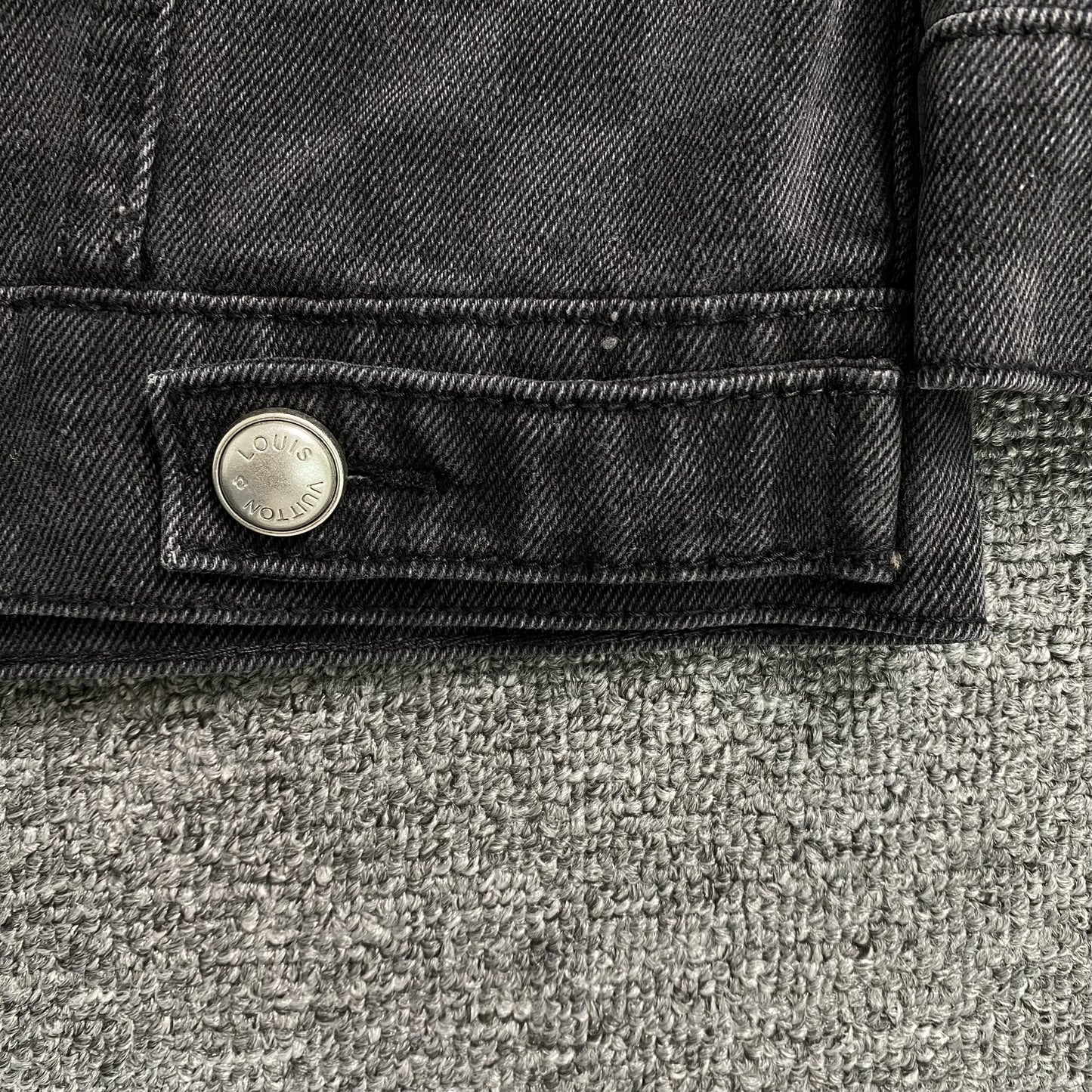 Campera Louis Vuitton Damier Jean Negra