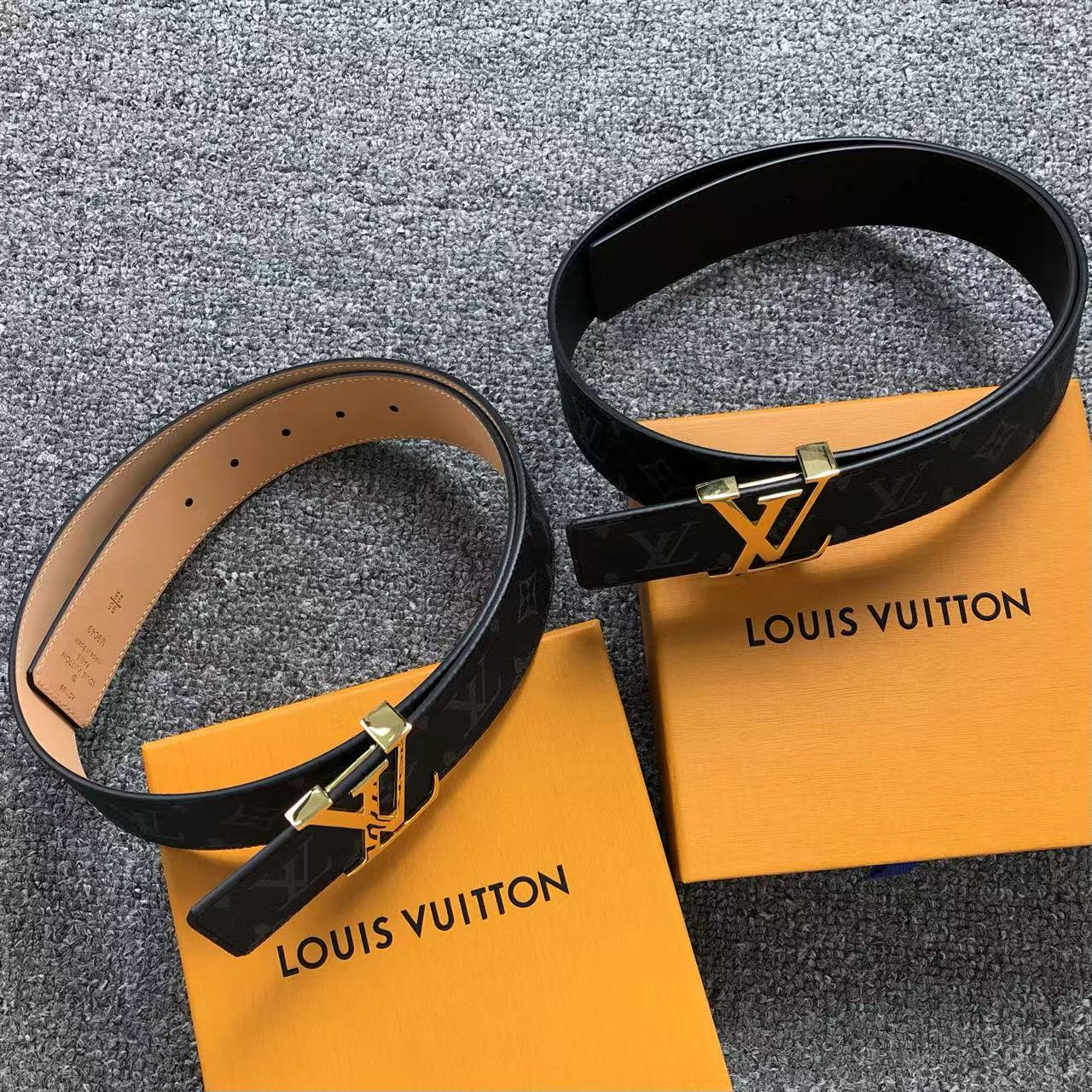 louis-vuitton-monogram-gold-lv-initials-belt-black-4-Drip Store Argentina