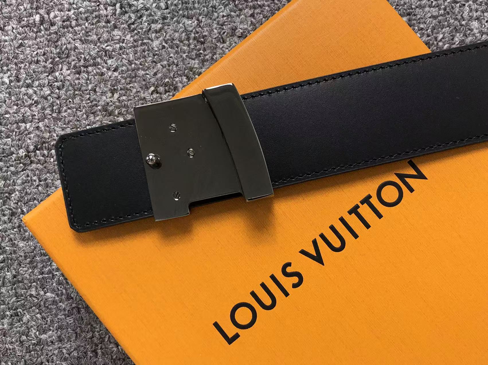 louis-vuitton-monogram-silver-lv-initials-belt-grey-9-Drip Store Argentina