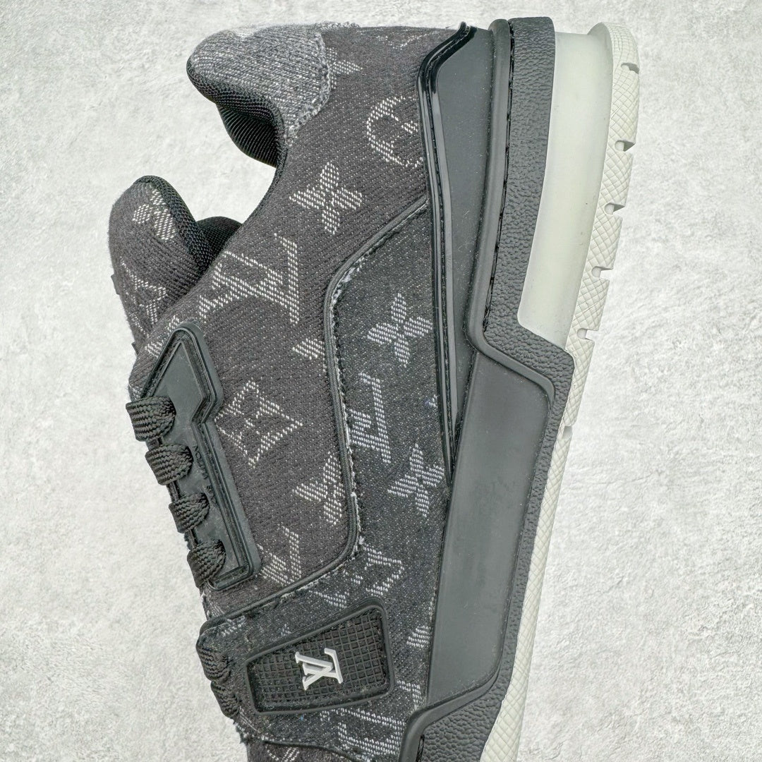 Louis Vuitton Trainer Sneaker Monogram Denim Negro