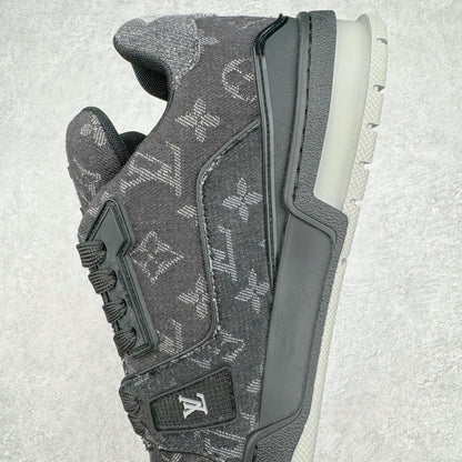 Louis Vuitton Trainer Sneaker Monogram Denim Negro