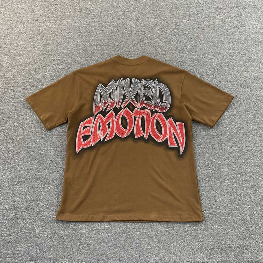 Remera Mixed Emotion Apocalypse Marrón
