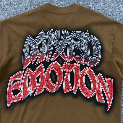 Remera Mixed Emotion Apocalypse Marrón